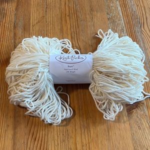 Knit Picks Yarn Cream White Bare Superwash Wool DK Weight 246 Yards 100 Grams